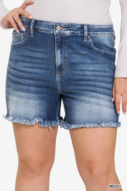 PLUS SIZE MID DENIM SHORTS