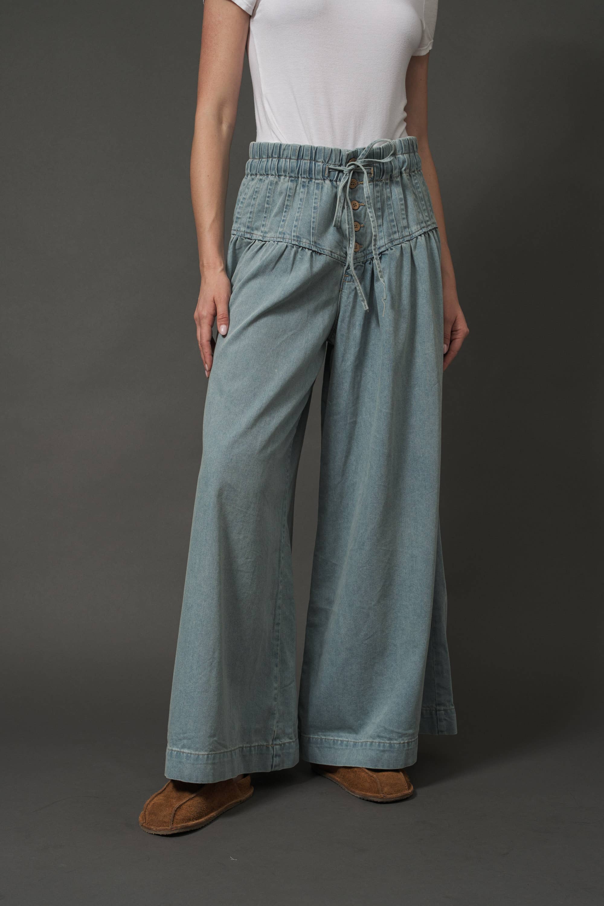 YOKE PINTUCK WIDE LEG DENIM PANTS