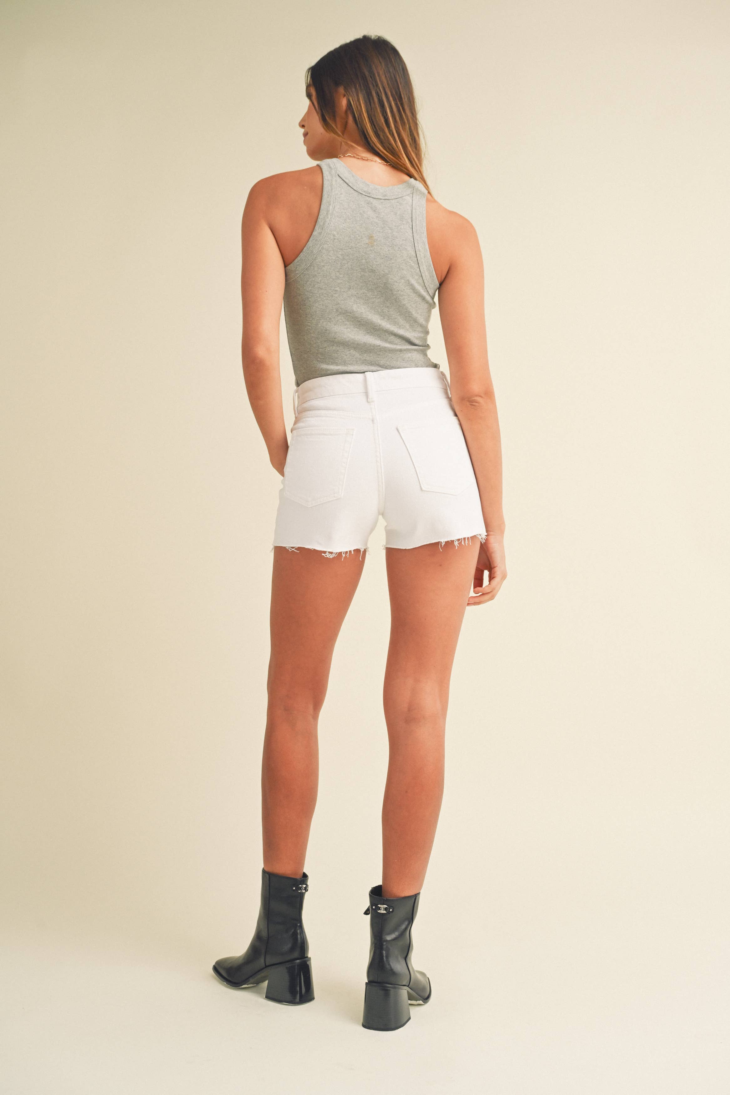 WHT - Comfort Stretch Weekend Short