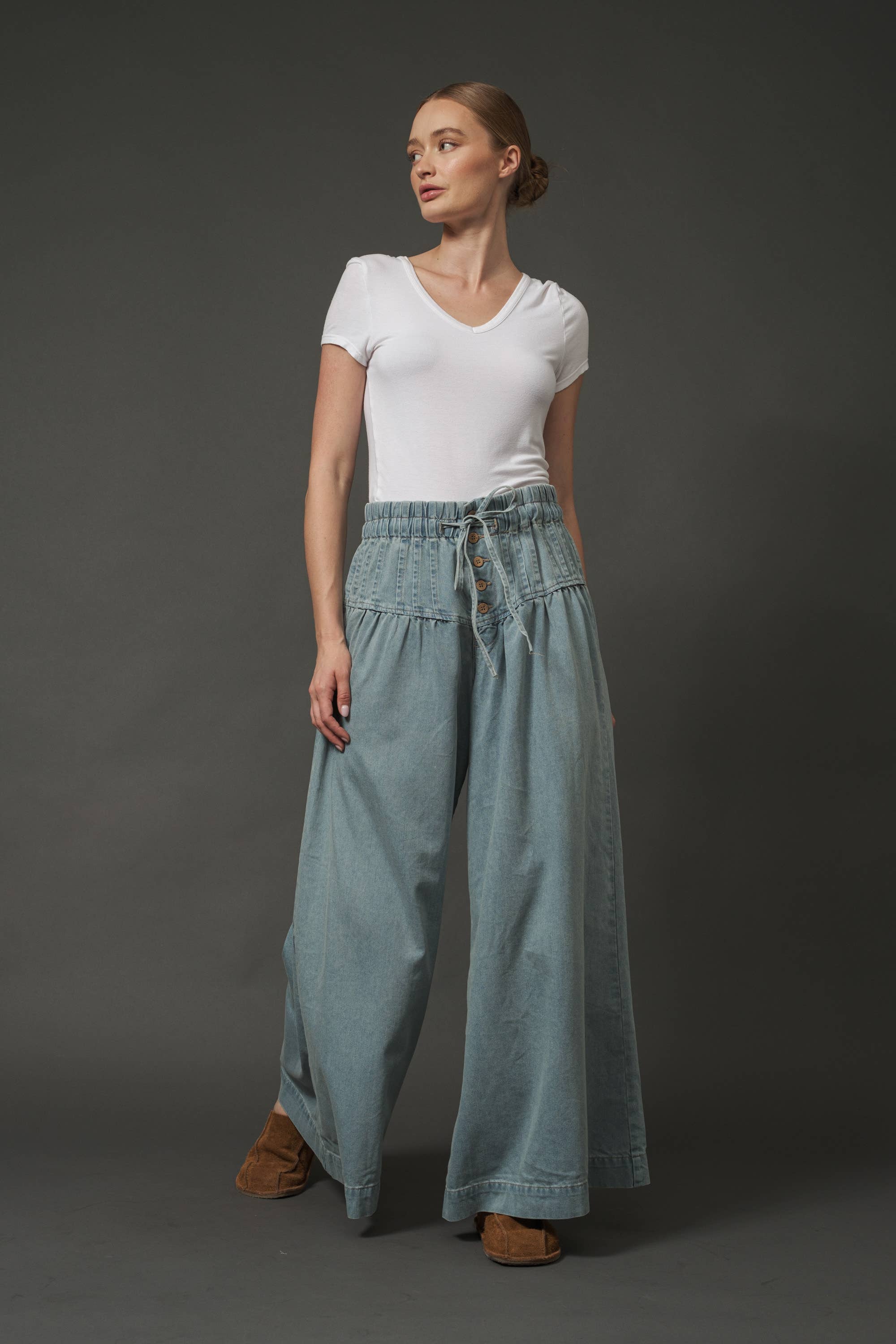 YOKE PINTUCK WIDE LEG DENIM PANTS