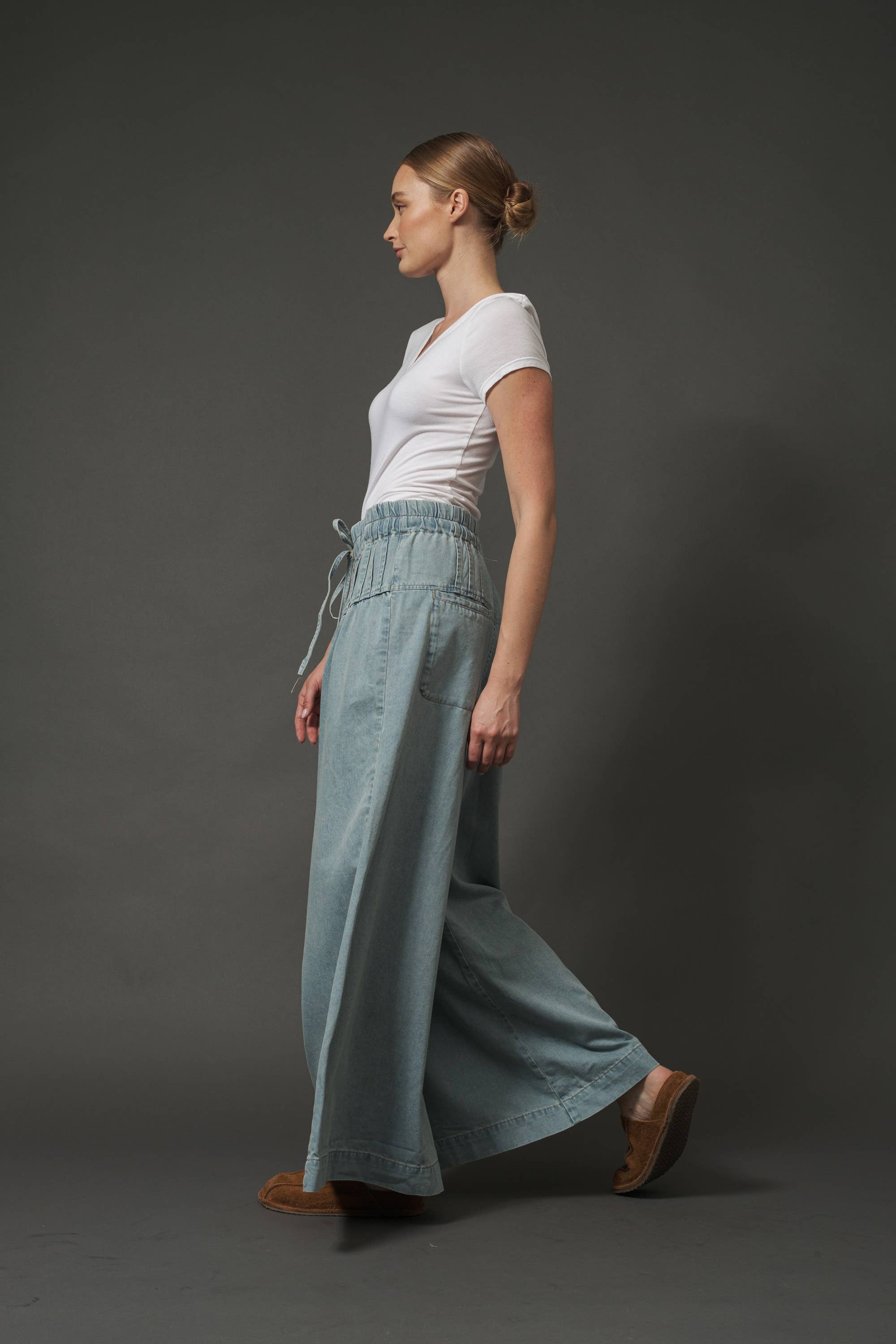 YOKE PINTUCK WIDE LEG DENIM PANTS