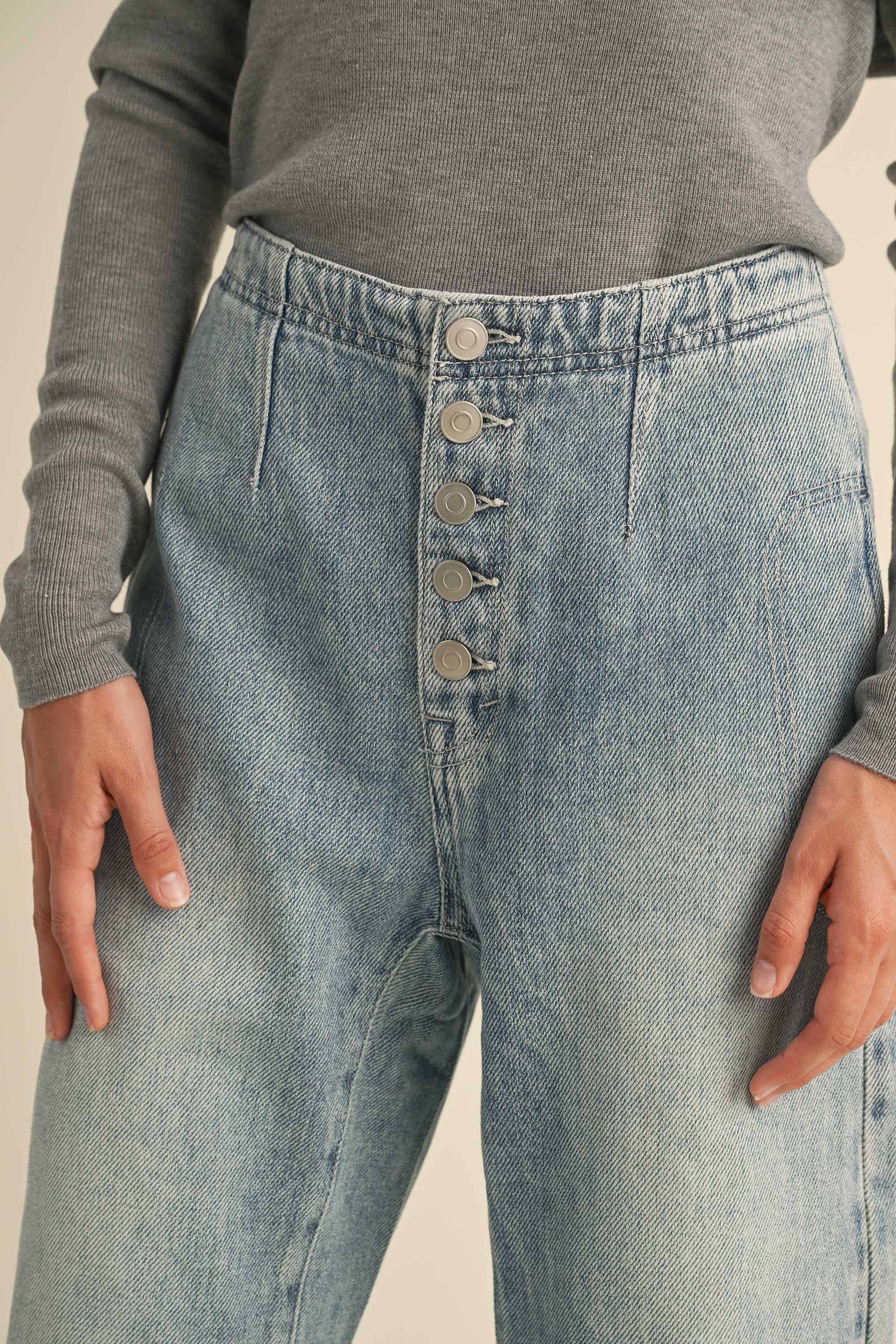 DENIM BUTTON FRONT BARREL PANTS