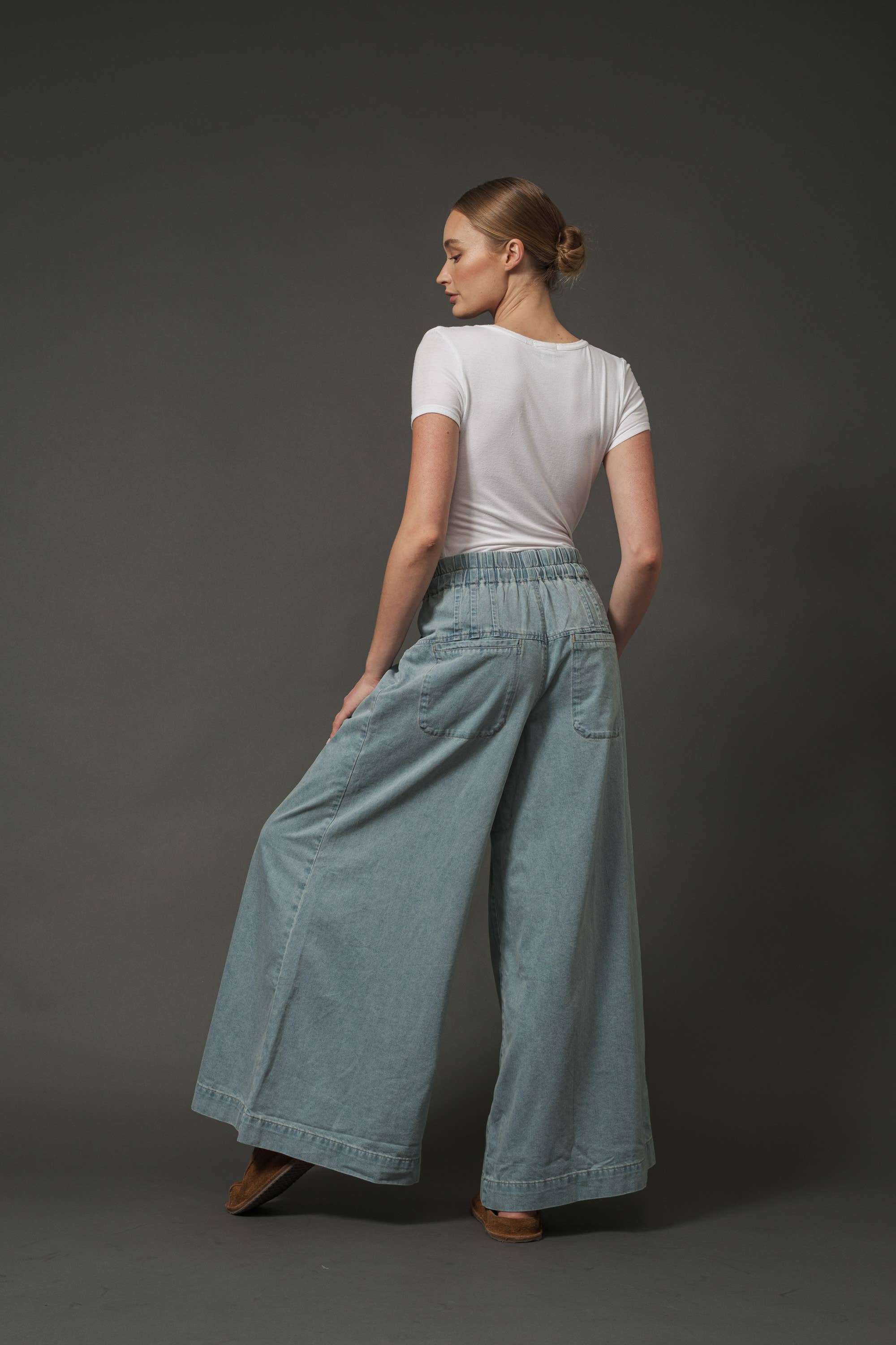 YOKE PINTUCK WIDE LEG DENIM PANTS