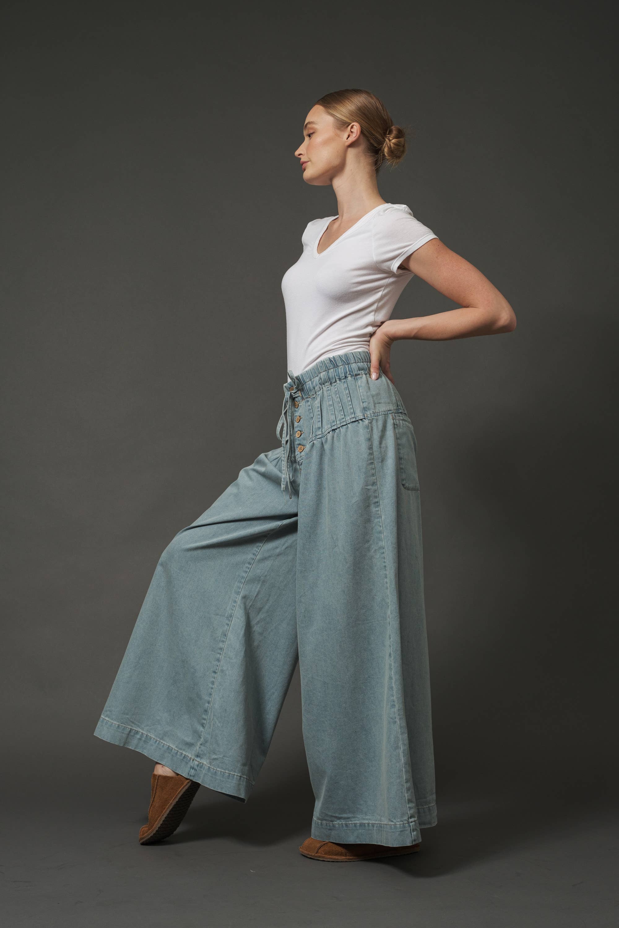 YOKE PINTUCK WIDE LEG DENIM PANTS