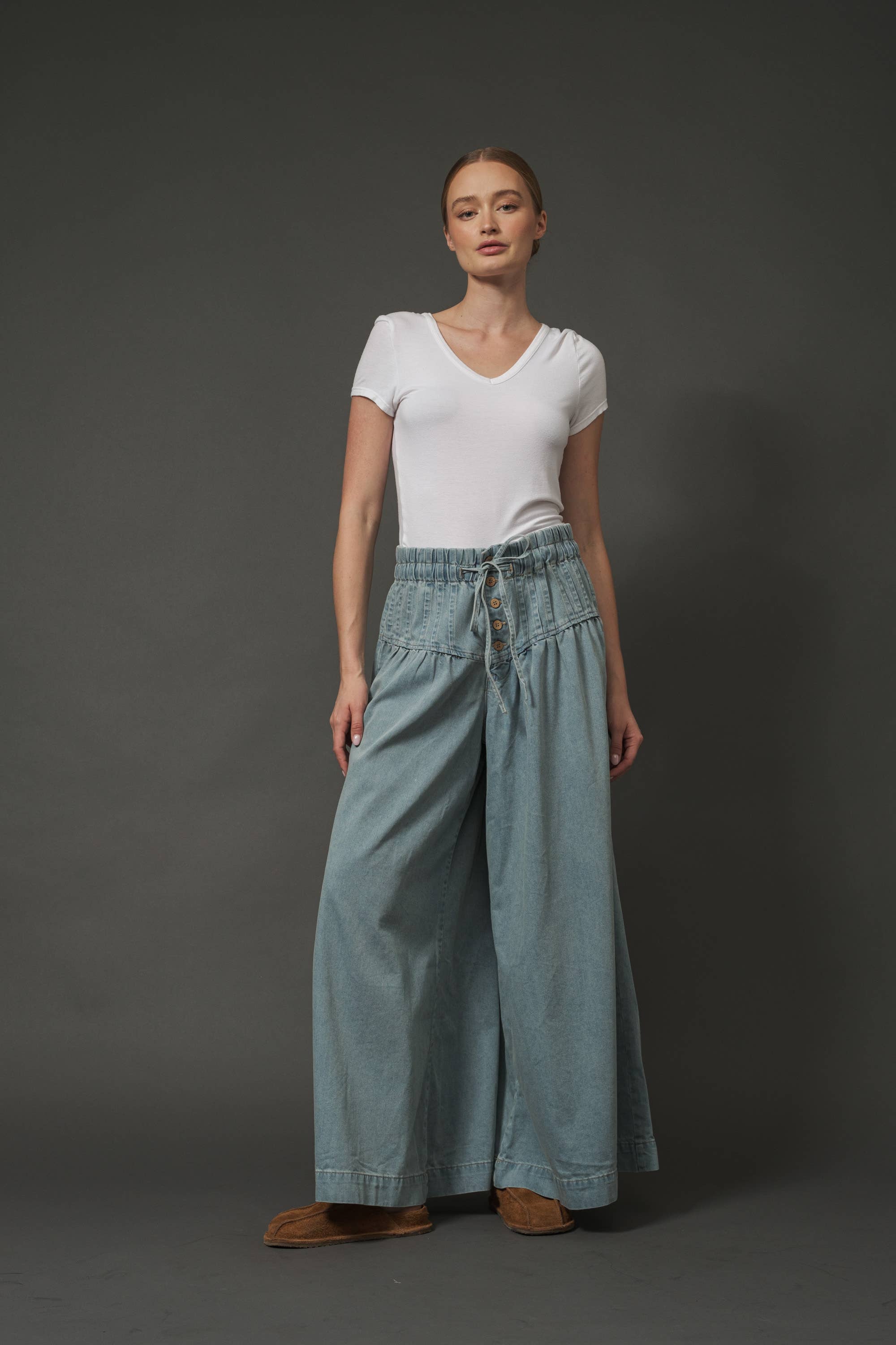 YOKE PINTUCK WIDE LEG DENIM PANTS